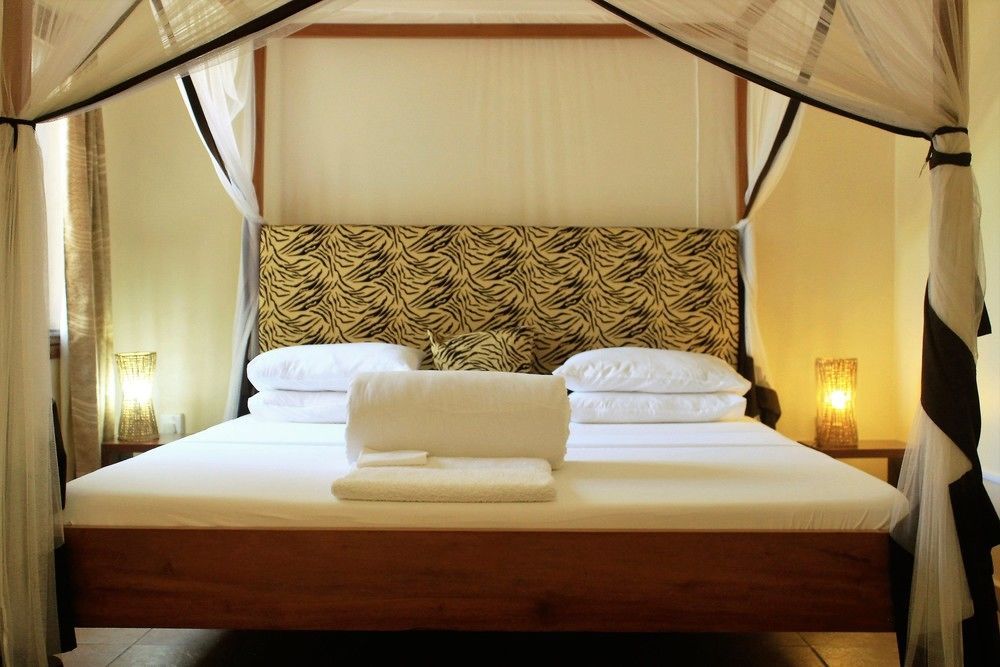 2 Friends Guest House Jinja Exterior photo