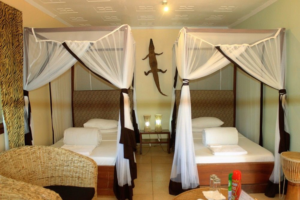 2 Friends Guest House Jinja Exterior photo