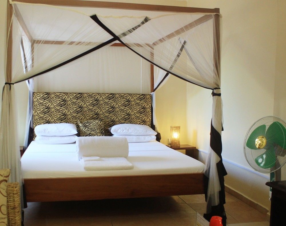 2 Friends Guest House Jinja Exterior photo