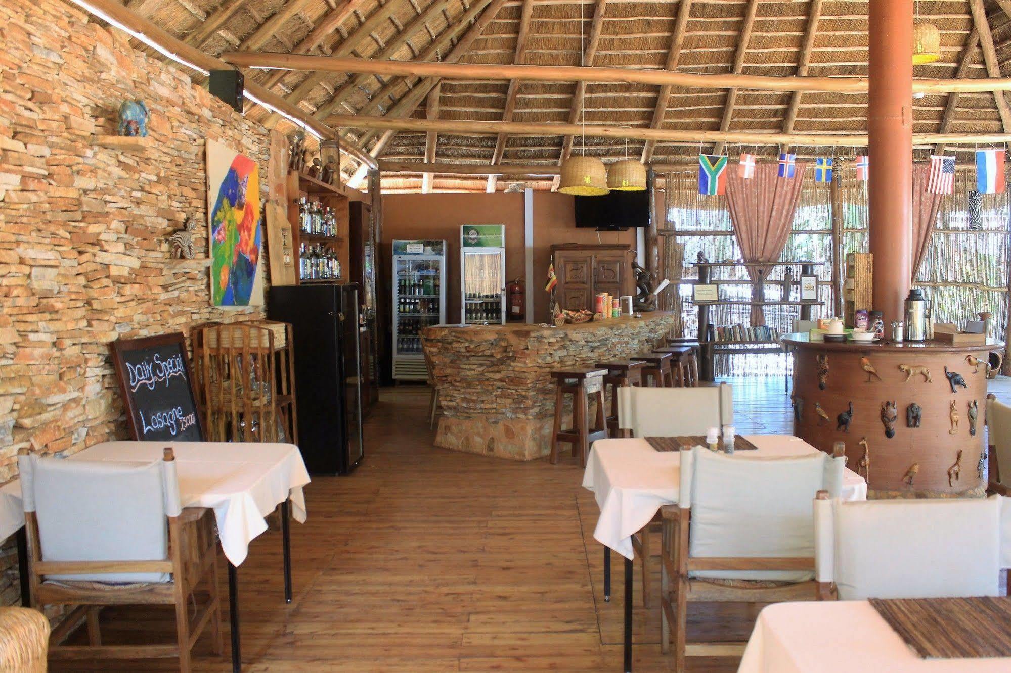2 Friends Guest House Jinja Exterior photo