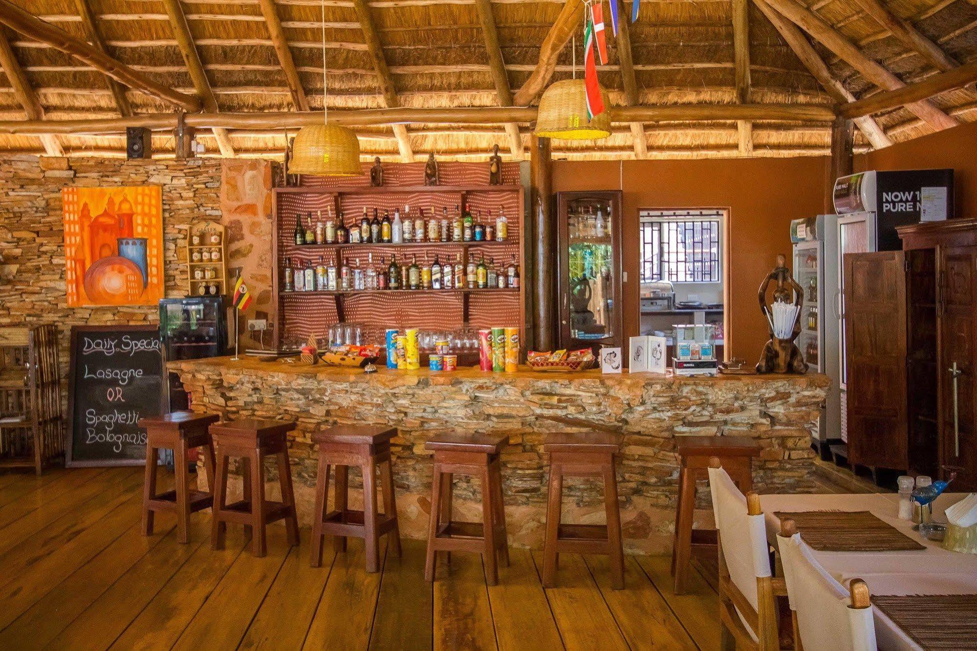 2 Friends Guest House Jinja Exterior photo